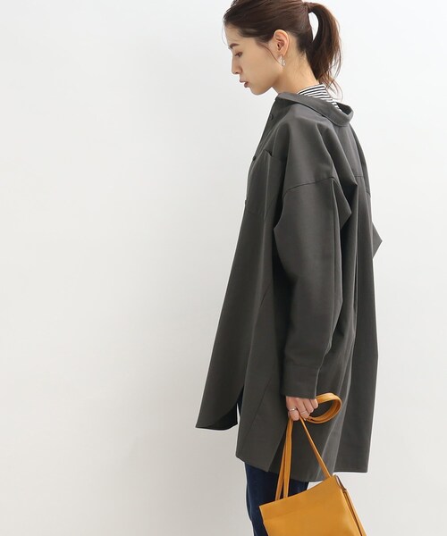 SHOO・LA・RUE(シューラルー)の「◆オーバーサイズシャツ(シャツ/ブラウス・レディース・チャコールグレー/オフホワイト/カーキ・00)」の8枚目の写真