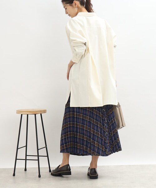 SHOO・LA・RUE(シューラルー)の「◆オーバーサイズシャツ(シャツ/ブラウス・レディース・チャコールグレー/オフホワイト/カーキ・00)」の10枚目の写真