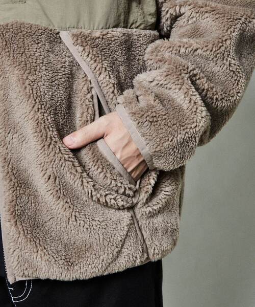 WILD THINGS（ワイルドシングス）の「【WILD THINGS】別注 フラッフィー ボア フーディ フリース ブルゾン（その他アウター・メンズ・ブラック/カーキ・SMALL/MEDIUM）」の12枚目の写真