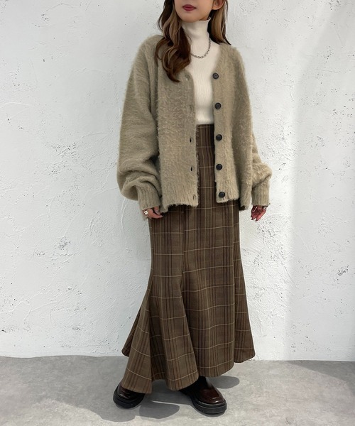 apres jour mignon(アプレジュールミニョン)の「シュエットモヘアライクカーディガン【ZOZOTOWN限定アイテム】(カーディガン/ボレロ・レディース・ブルー/ブラック/オレンジ/マスタード/グリーン/グレイッシュベージュ/パープル・X-LARGE/フリー)」の18枚目の写真