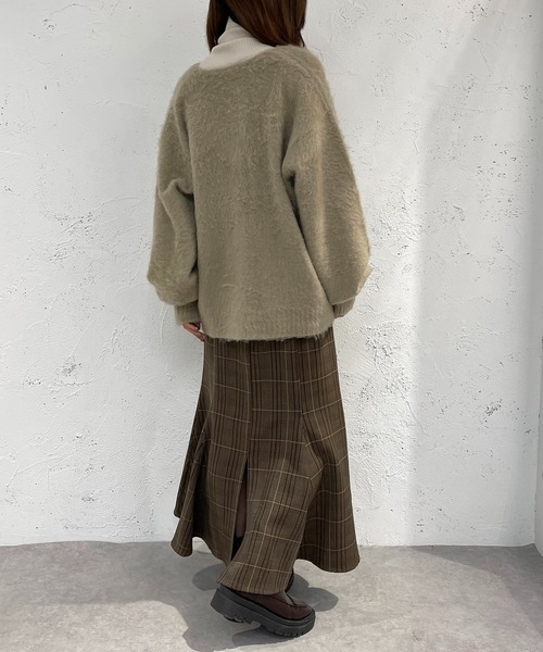 apres jour mignon(アプレジュールミニョン)の「シュエットモヘアライクカーディガン【ZOZOTOWN限定アイテム】(カーディガン/ボレロ・レディース・ブルー/ブラック/オレンジ/マスタード/グリーン/グレイッシュベージュ/パープル・X-LARGE/フリー)」の20枚目の写真