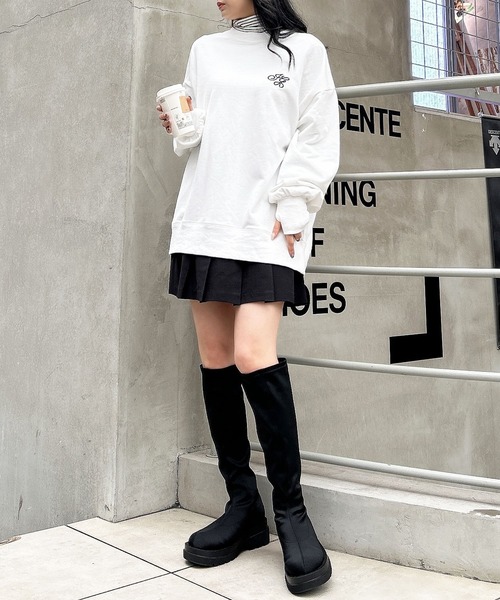 INGNI(イング)の「刺しゅうロゴスウェットチュニック(スウェット・レディース・ホワイト×ブラック/オートミール/ブラック・M)」の15枚目の写真