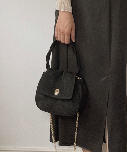 LAUIR(ラウアー)の「レトロデザインショルダーバッグ(ショルダーバッグ・レディース・ブラック・FREE)」の5枚目の写真