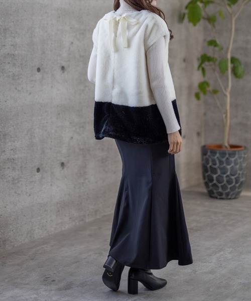 clear(クリア)の「リボン付切替ファートップス(Tシャツ/カットソー・レディース・ブラック/アイボリー/ブラック系その他・F)」の4枚目の写真