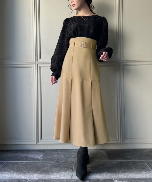 JUNOAH（ジュノア）の「ベルト付きセミフレアロングスカート