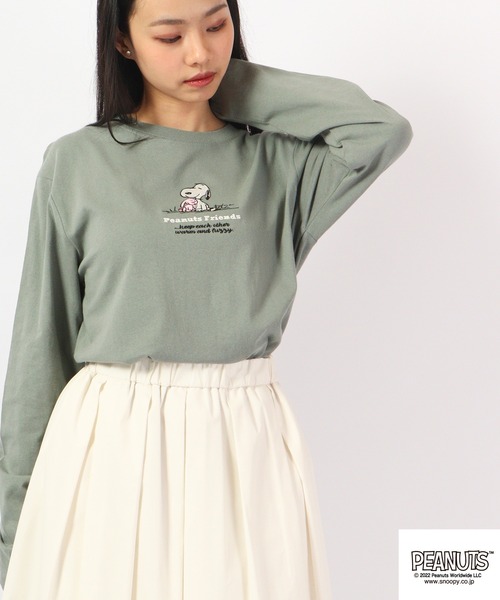 PEANUTS(ピーナッツ)の「PEANUTS スヌーピー 長袖Tシャツ(Tシャツ/カットソー・レディース・カーキ/サックスブルー/オフホワイト/ベージュ・M/L/LL)」の4枚目の写真