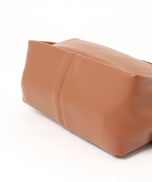 MAISON BREEZE（メゾンブリーズ）の「【MAISON BREEZE】スクエアクロワッサンショルダーバッグ KNF ※（ショルダーバッグ・レディース・グリーン/ブラウン/ブラック/ホワイト・FREE）」の5枚目の写真