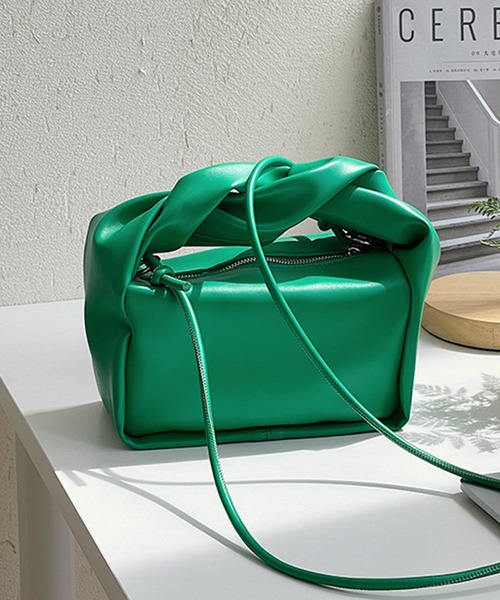 MAISON BREEZE（メゾンブリーズ）の「【MAISON BREEZE】スクエアクロワッサンショルダーバッグ KNF ※（ショルダーバッグ・レディース・グリーン/ブラウン/ブラック/ホワイト・FREE）」の4枚目の写真