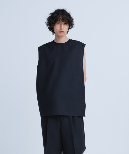 ADAM ET ROPE'（アダムエロペ）の「【NIKKE】ハード キューバビーチ ジレ / セットアップ対応 / スリーピース（ベスト・メンズ・レッド系その他5/ネイビー・L/M/S）」の2枚目の写真