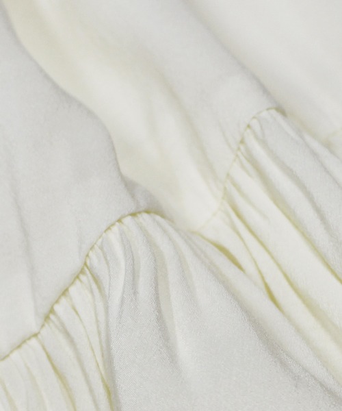 LAVEANGE（ラビアンジェ）の「ギャザーフレアチュニックブラウス（シャツ/ブラウス・レディース・ネイビー/ブラウン/ブラック/オフホワイト/ブルー/パープル/ブルーグレー/イエロー/スミクロ・M/LL/3L/4L/5L）」の21枚目の写真