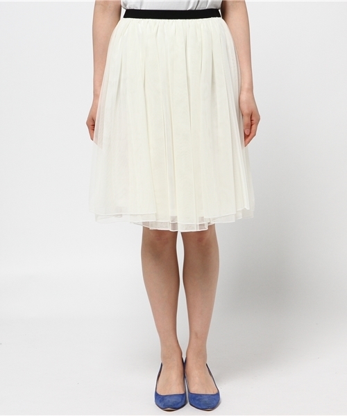 NATURAL BEAUTY BASIC（ナチュラルビューティーベーシック）の「シアーフレアスカート（スカート・レディース・グレー/ホワイト系その他/ネイビー・MEDIUM）」の4枚目の写真