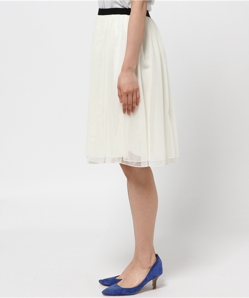 NATURAL BEAUTY BASIC（ナチュラルビューティーベーシック）の「シアーフレアスカート（スカート・レディース・グレー/ホワイト系その他/ネイビー・MEDIUM）」の5枚目の写真