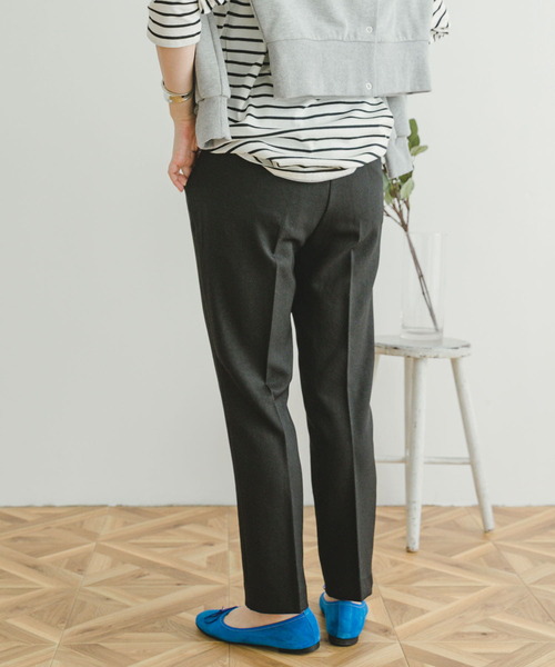 ITEMS URBANRESEARCH(アイテムズ アーバンリサーチ)の「センタープレスパンツ(スラックス・レディース・ブラウン/ブラック・FREE)」の19枚目の写真