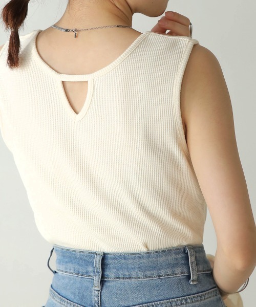 Bab(バブ)の「前後2WAYスクエアタンクトップ(タンクトップ・レディース・グレイッシュベージュ/アイボリー/ブラック・FREE)」の14枚目の写真