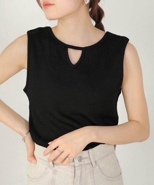 Bab(バブ)の「前後2WAYスクエアタンクトップ(タンクトップ・レディース・グレイッシュベージュ/アイボリー/ブラック・FREE)」の19枚目の写真