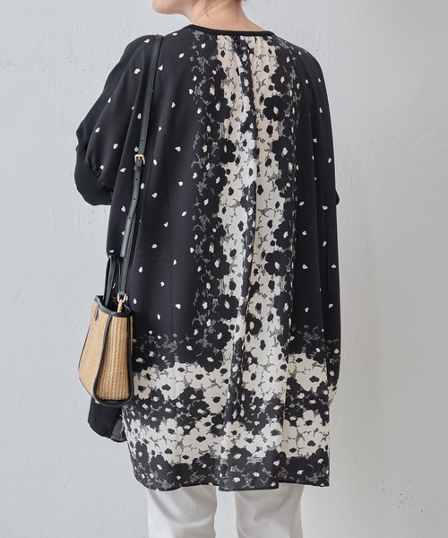 BEARDSLEY（ビアズリー）の「花パネルニットチュニック（Tシャツ