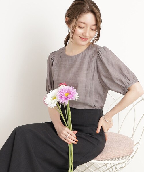 DRESKIP(ドレスキップ)の「◆華奢見えタックボリュ-ム袖ブラウス(シャツ/ブラウス・レディース・ライトベージュ/ブラウン系/ブルー・02/03)」の2枚目の写真