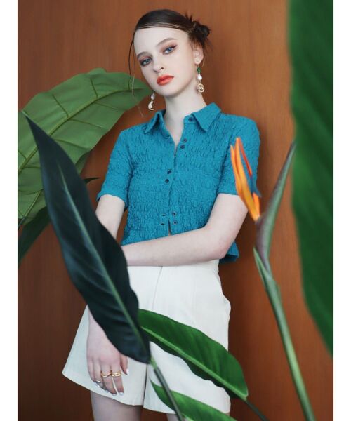 EVRIS（エヴリス）の「シアータイトショートシャツ（シャツ/ブラウス・レディース・ブルー/グリーン/ブラック/ホワイト・FREE）」の21枚目の写真