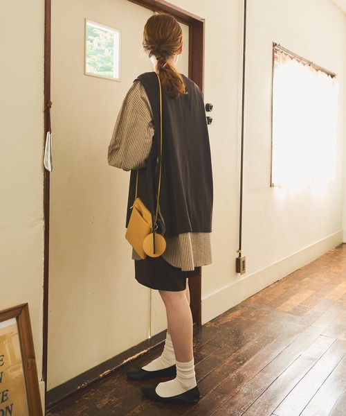 Crisp（クリスプ）の「サイドベルトジレ（ベスト・レディース・アイボリー/ブラック・FREE）」の4枚目の写真