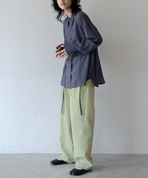 VACANCY(ヴァカンシー)の「スリットドロストシアーシャツ(シャツ/ブラウス・レディース・ホワイト/ブルー・FREE)」の12枚目の写真