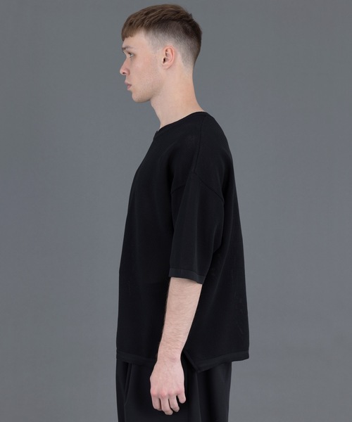 FORTUNA HOMME(フォルトゥナオム)の「FORTUNAHOMME ECOTEC MeshKnit Tee(Tシャツ/カットソー・メンズ・グレイッシュベージュ/ブラック・2/1)」の6枚目の写真