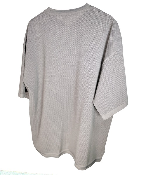 FORTUNA HOMME(フォルトゥナオム)の「FORTUNAHOMME ECOTEC MeshKnit Tee(Tシャツ/カットソー・メンズ・グレイッシュベージュ/ブラック・2/1)」の3枚目の写真