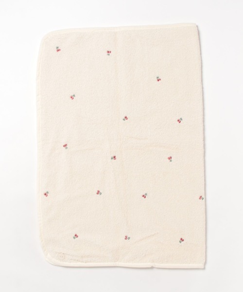 ALTROSE（アルトローズ）の「ブランケット もちふわ 刺繍 3WAY ひざ掛け（ブランケット・レディース・ブルーグレー/アイボリー/ピンク・FREE）」の4枚目の写真