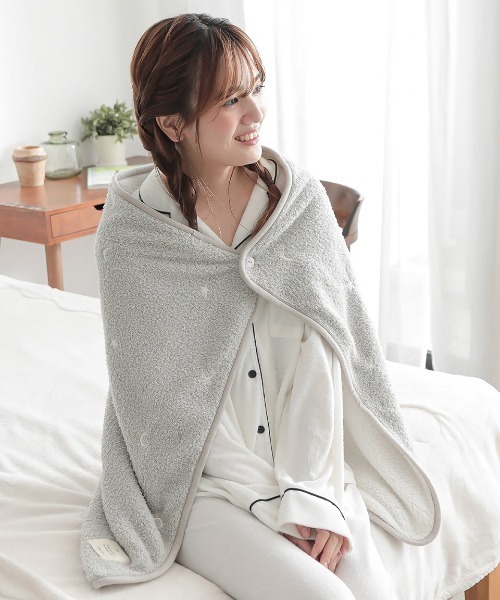 ALTROSE（アルトローズ）の「ブランケット もちふわ 刺繍 3WAY ひざ掛け（ブランケット・レディース・ブルーグレー/アイボリー/ピンク・FREE）」の19枚目の写真