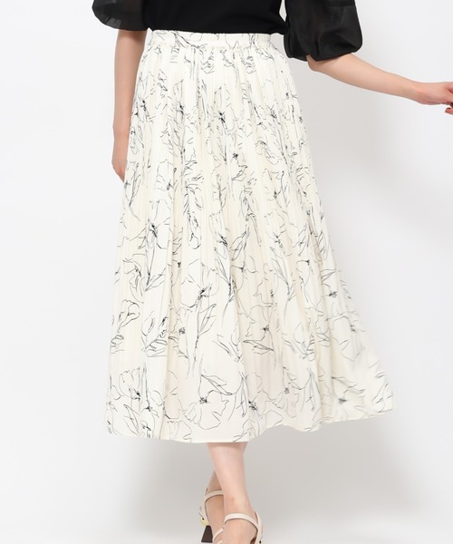 MISCH MASCH(ミッシュマッシュ)の「■2023春夏新作■花柄プリーツスカート/MM327218(スカート・レディース・ベージュ/ブラック/ホワイト・フリ-)」の4枚目の写真