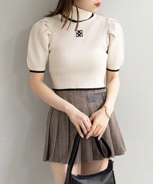 Chico（チコ）の「【SALON by Chico限定】バイカラー刺繍チビニット（ニット/セーター・レディース・ブルー/アイボリー/ブラック・FREE）」の4枚目の写真