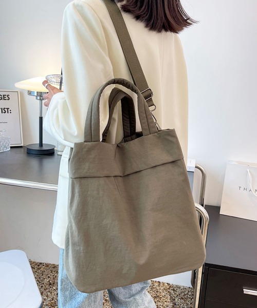 florist（フローリスト）の「【2WAY/3WAY】【軽量】くったりラウンドフォルムの折り返しナイロンハンドバッグ/ショルダーバッグ（ボストンバッグ・レディース・ブラック/マスタード/モスグリーン/ワインレッド/ベージュ・FREE）」の6枚目の写真