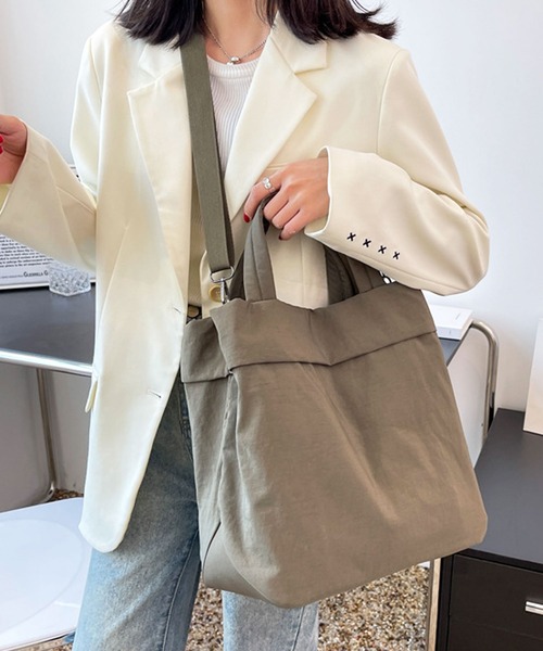 florist（フローリスト）の「【2WAY/3WAY】【軽量】くったりラウンドフォルムの折り返しナイロンハンドバッグ/ショルダーバッグ（ボストンバッグ・レディース・ブラック/マスタード/モスグリーン/ワインレッド/ベージュ・FREE）」の8枚目の写真