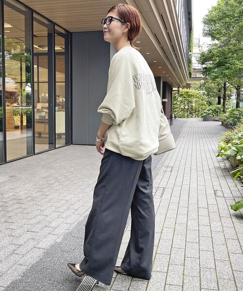 Spick & Span（スピックアンドスパン）の「ガーメントダイロゴスウェットチュニックワンピ（スウェット・レディース・チャコールグレー/スカイブルー/アイボリー・FREE）」の18枚目の写真