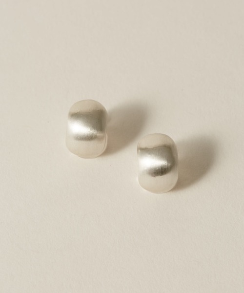 novice(ノーヴィス)の「【novice】Hairline Finish Beans Earring(イヤリング・レディース・ゴールド/シルバー・FREE)」の15枚目の写真