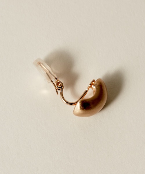 novice(ノーヴィス)の「【novice】Hairline Finish Beans Earring(イヤリング・レディース・ゴールド/シルバー・FREE)」の6枚目の写真