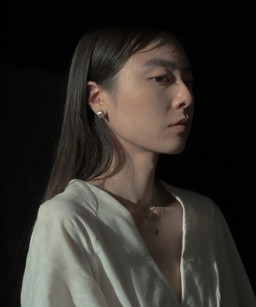 novice(ノーヴィス)の「【novice】Hairline Finish Beans Earring(イヤリング・レディース・ゴールド/シルバー・FREE)」の8枚目の写真