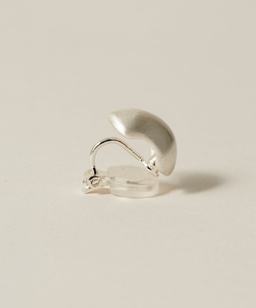 novice(ノーヴィス)の「【novice】Hairline Finish Beans Earring(イヤリング・レディース・ゴールド/シルバー・FREE)」の12枚目の写真