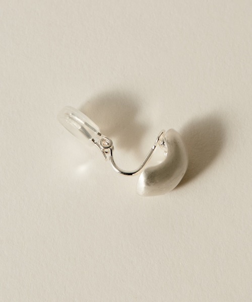 novice(ノーヴィス)の「【novice】Hairline Finish Beans Earring(イヤリング・レディース・ゴールド/シルバー・FREE)」の13枚目の写真