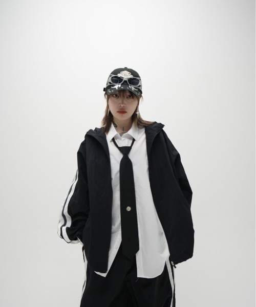 XU(エックスユー)の「ストリートファッション XU エックスユー sports sunglasses スポーツ サングラス カラーレンズ(サングラス・メンズ・ブラック/シルバー・ONE SIZE)」の4枚目の写真