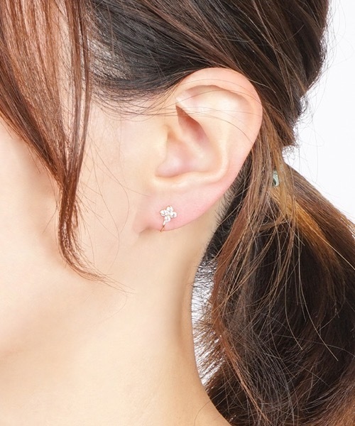 itam(アイタム)の「【itam】アイタム/ キュービックジルコニア フラワーノンホールピアス/ 金属アレルギー対応ピアス(イヤリング・レディース・ゴールド/ピンクゴールド・FREE)」の3枚目の写真