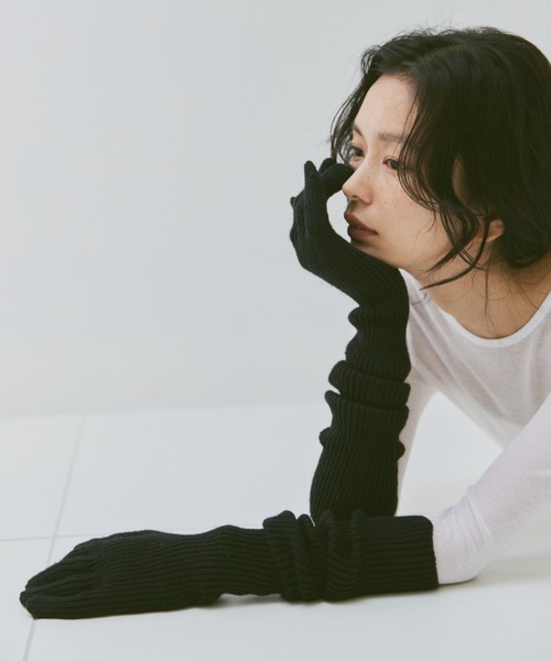 un/neu(アンノイ)の「リブニットホールタッチロンググローブ / 手袋(手袋・レディース・グリーン/グレー/ブラック・FREE)」の19枚目の写真