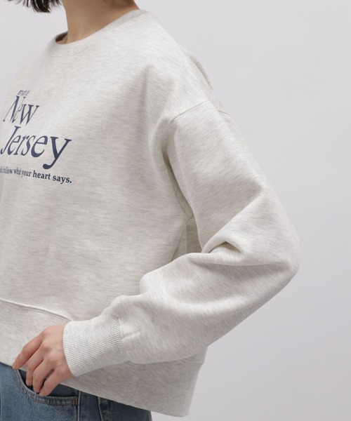 LAKOLE（ラコレ）の「レタリングPクロップドプルオーバー / 988619（スウェット・レディース・チャコールグレー/ヘザーグレー/オートミール・MEDIUM/SMALL）」の21枚目の写真