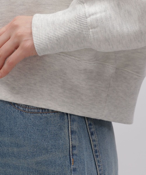 LAKOLE（ラコレ）の「レタリングPクロップドプルオーバー / 988619（スウェット・レディース・チャコールグレー/ヘザーグレー/オートミール・MEDIUM/SMALL）」の22枚目の写真