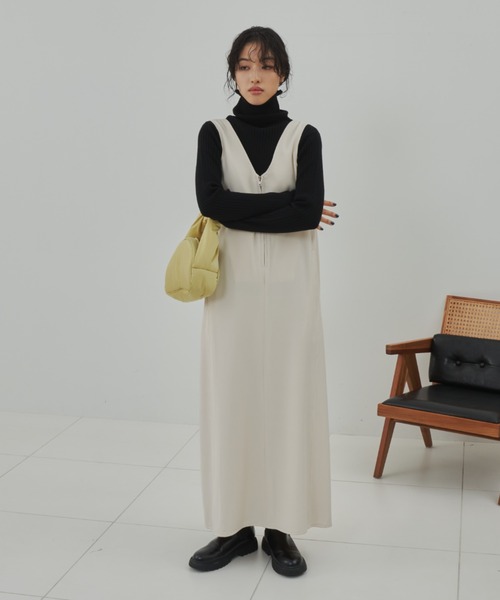 Aunt Marie's(アントマリーズ)の「Vネックジップジャンスカ(ジャンパースカート・レディース・ホワイト/ブラック・FREE)」の3枚目の写真