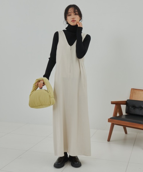 Aunt Marie's(アントマリーズ)の「Vネックジップジャンスカ(ジャンパースカート・レディース・ホワイト/ブラック・FREE)」の4枚目の写真