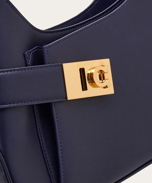 FERRAGAMO（フェラガモ）の「ショルダーバッグ（ショルダーバッグ・レディース・ダークネイビー・ONE SIZE）」の4枚目の写真