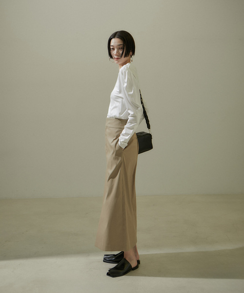 SALON adam et rope'（サロン アダム エ ロペ）の「ショルダータックパフスリーブロングTシャツ【洗える】（Tシャツ/カットソー・レディース・グレー/ホワイト/ブラック・FREE）」の10枚目の写真