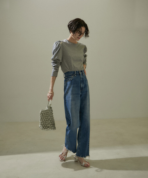 SALON adam et rope'（サロン アダム エ ロペ）の「ショルダータックパフスリーブロングTシャツ【洗える】（Tシャツ/カットソー・レディース・グレー/ホワイト/ブラック・FREE）」の6枚目の写真