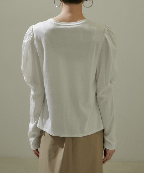 SALON adam et rope'（サロン アダム エ ロペ）の「ショルダータックパフスリーブロングTシャツ【洗える】（Tシャツ/カットソー・レディース・グレー/ホワイト/ブラック・FREE）」の21枚目の写真