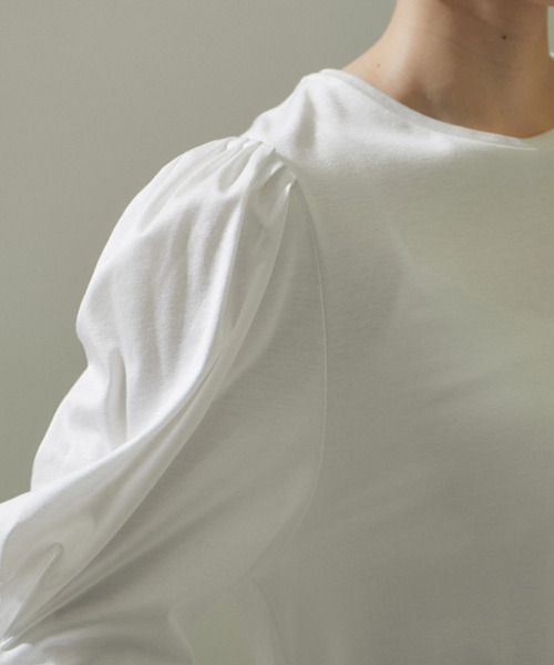 SALON adam et rope'（サロン アダム エ ロペ）の「ショルダータックパフスリーブロングTシャツ【洗える】（Tシャツ/カットソー・レディース・グレー/ホワイト/ブラック・FREE）」の19枚目の写真